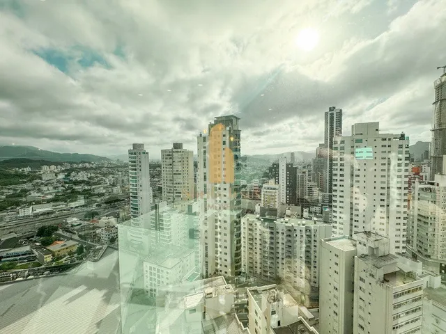 Imagem 15: Requintado Apto À Venda na Av. Brasil em Balneário Camboriú