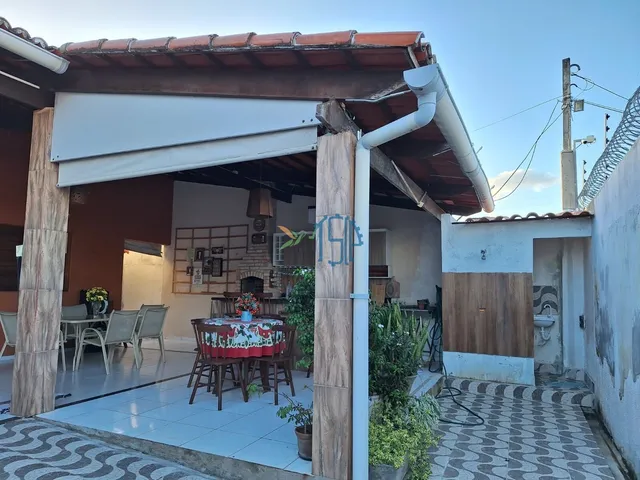 Imagem: A casa possui 3 Dormitórios, 1 Suíte, 1 Banheiro, 1 Vaga