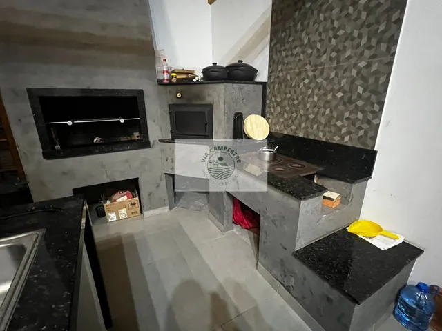 Imagem 15: Sítio com 30.000 m2, casa semi-nova com 4 dormitorios, fogão a lenha, porteira fechada