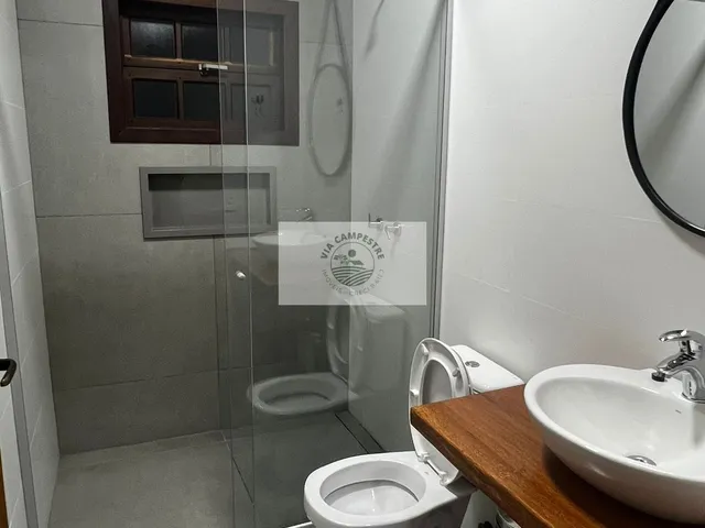 Imagem 9: Sítio com 30.000 m2, casa semi-nova com 4 dormitorios, fogão a lenha, porteira fechada