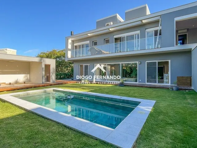 Imagem: Casa de Alto Padrão À Venda em Condomínio