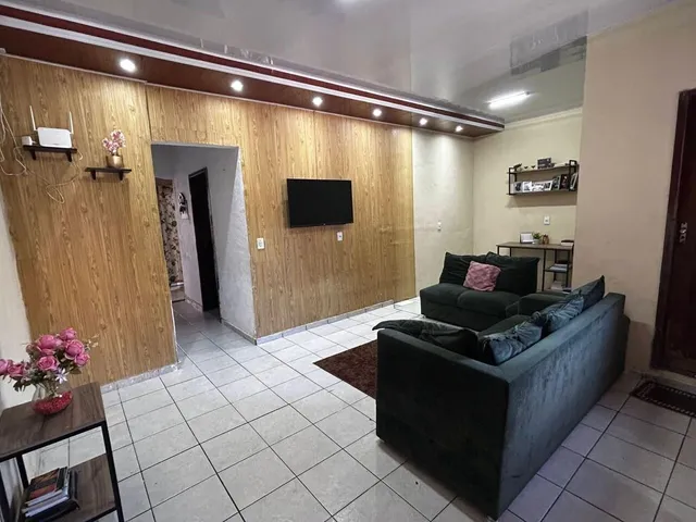 Imagem 16: Excelente Casa no Guanabara com 4 Quartos, 2 Salas de TV e Espaços Amplos
