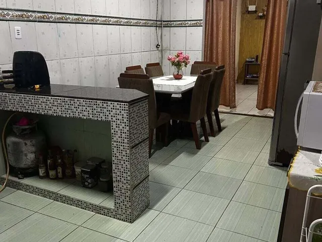 Imagem 3: Excelente Casa no Guanabara com 4 Quartos, 2 Salas de TV e Espaços Amplos