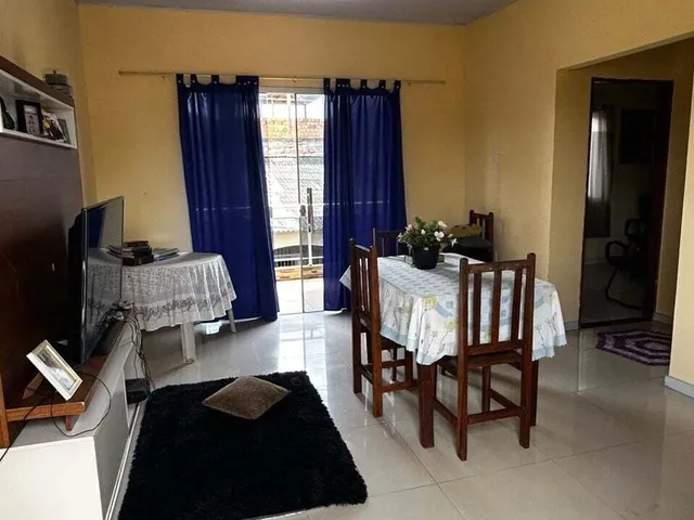 Imagem 5: Excelente Casa no Guanabara com 4 Quartos, 2 Salas de TV e Espaços Amplos