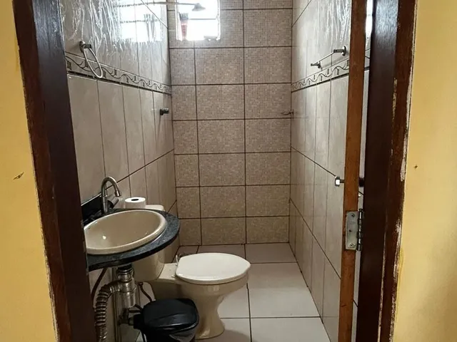 Imagem 15: Excelente Casa no Guanabara com 4 Quartos, 2 Salas de TV e Espaços Amplos