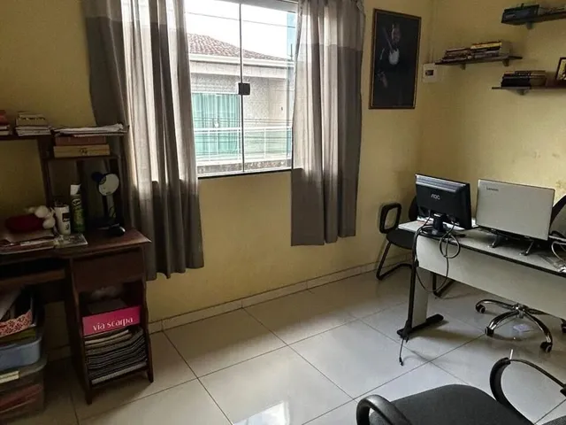 Imagem 3: Casa Ampla no Bairro Guanabara com 175 m², Sacada e Quintal – Aceita Financiamento
