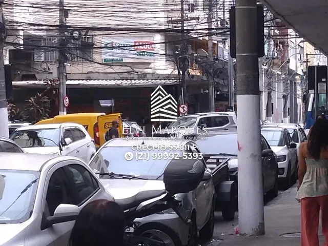 Imagem: O depósito possui 100m² de Área Privada e está