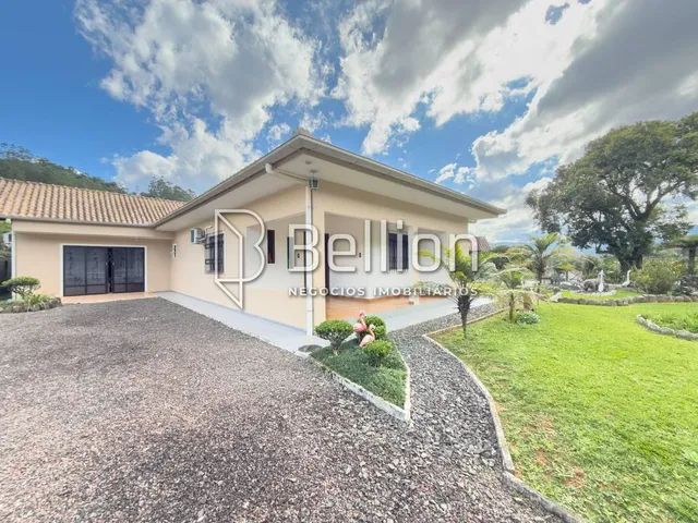 Imagem: Casa À Venda no Centro de Benedito Novo