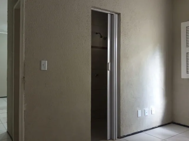 Imagem: A casa possui 2 Dormitórios, 1 Banheiro, 1 Vaga na