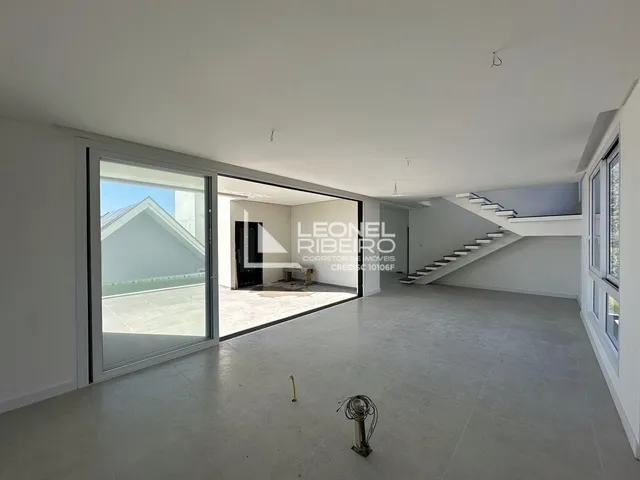 Imagem 12: Casa Alto Padrão com 3 Dormitórios (3 Suítes) À Venda, 373,80 M² no Bairro dos Estados em Timbó/Sc