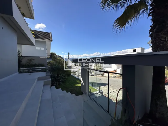 Imagem 2: Casa Alto Padrão com 3 Dormitórios (3 Suítes) À Venda, 373,80 M² no Bairro dos Estados em Timbó/Sc