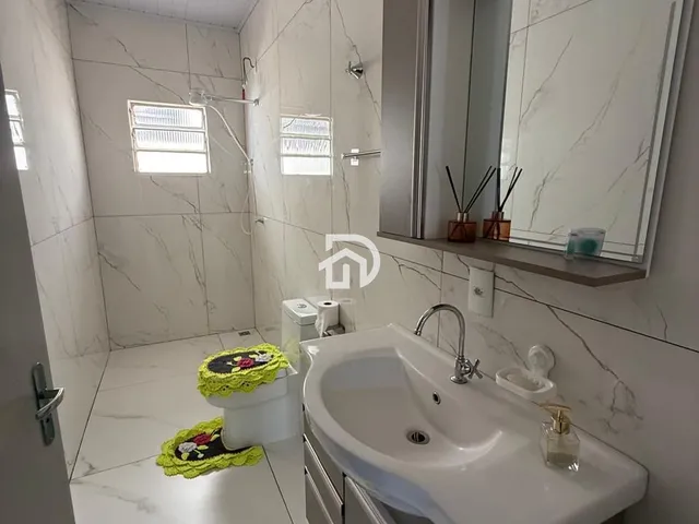 Imagem 3: Casa com Edícula no Centro a Venda em Santa Helena-PR
