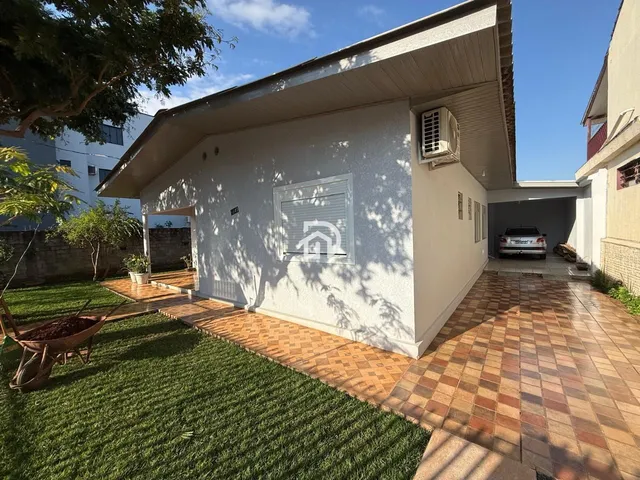 Imagem 5: Casa com Edícula no Centro a Venda em Santa Helena-PR