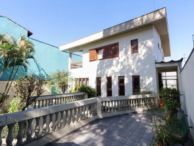 Imagem: A casa possui 3 Dormitórios, 2 Suítes, 5 Banheiros, 6