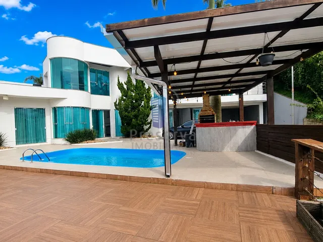 Imagem 5: Casa de Alto Padrão com Vista Mar 4 quartos, sendo Suítes, Piscina e Cinema