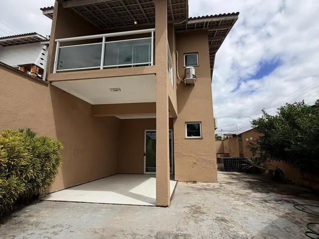 Imagem: Casa Duplex de Esquina - Eusébio
