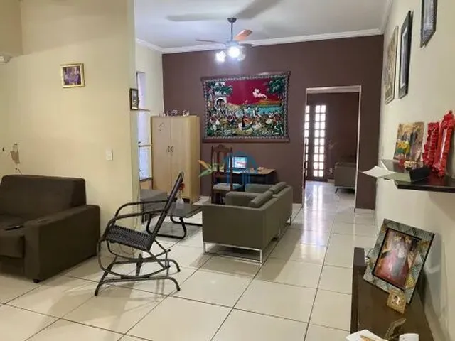 Imagem 9: CASA ESPAÇOSA À VENDA EM NEÓPOLIS | 3 QUARTOS | TERRENO AMPLO