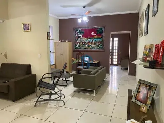 Imagem 15: CASA ESPAÇOSA À VENDA EM NEÓPOLIS | 3 QUARTOS | TERRENO AMPLO