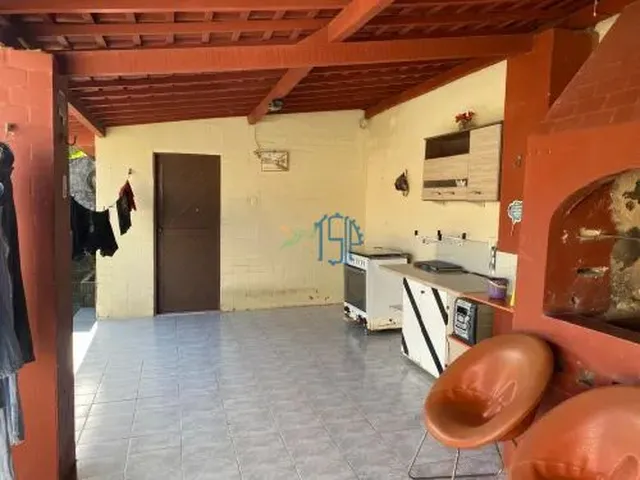 Imagem 7: CASA ESPAÇOSA À VENDA EM NEÓPOLIS | 3 QUARTOS | TERRENO AMPLO