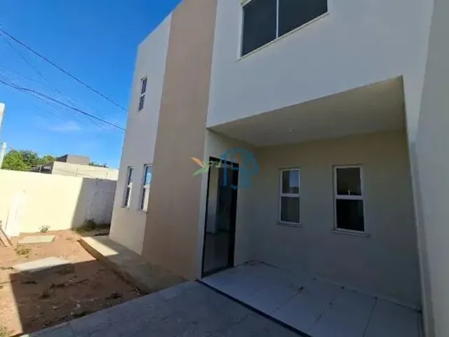 Imagem: CASA DUPLEX COM 2 QUARTOS E 1 SUÍTE EM
