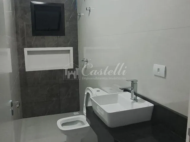 Imagem 3: Casa para à venda, no Bairro Uvaranas, em PONTA GROSSA - PR