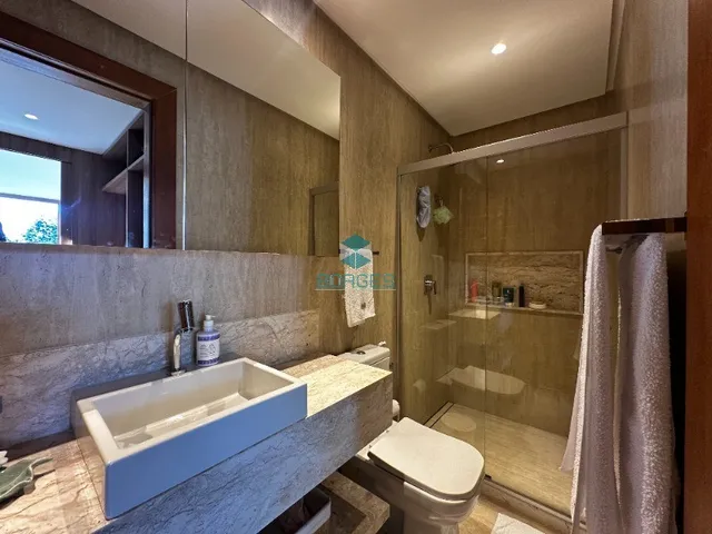 Imagem 12: Casa à venda com 350m², 5 suítes mais dependência completa e terreno de 600m² no