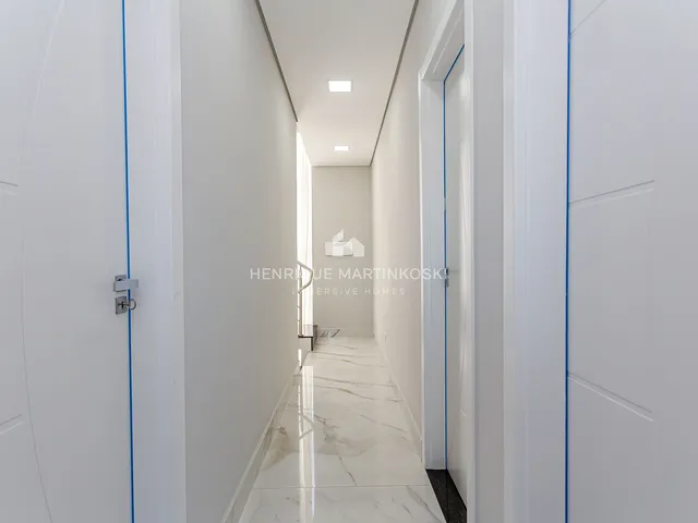 Imagem 12: Casa Sobrado no Pinheirinho-Curitiba-PR à venda 3 quartos, 5 vagas