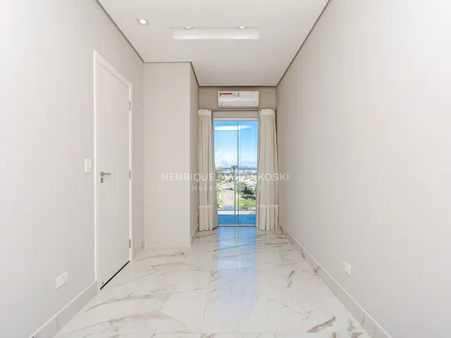 Imagem 4: Casa Sobrado no Pinheirinho-Curitiba-PR à venda 3 quartos, 5 vagas