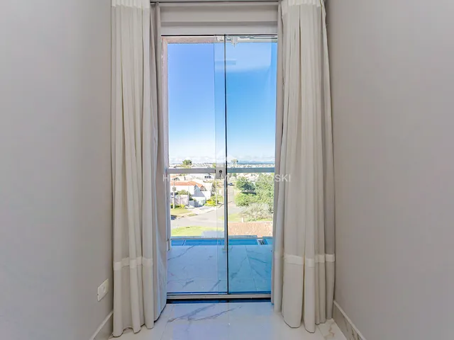 Imagem 15: Casa Sobrado no Pinheirinho-Curitiba-PR à venda 3 quartos, 5 vagas