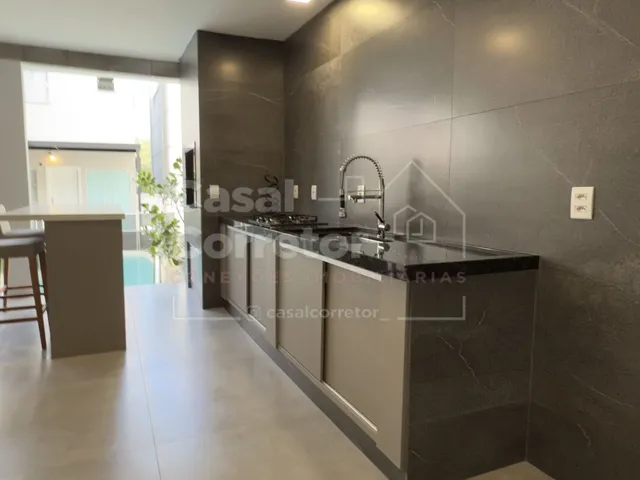 Imagem 4: Sobrado Mobiliado com Piscina e Duas Vagas