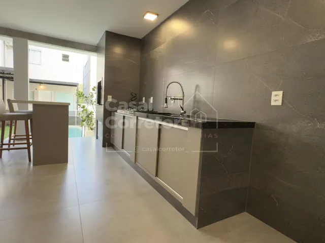 Imagem 11: Sobrado Mobiliado com Piscina e Duas Vagas