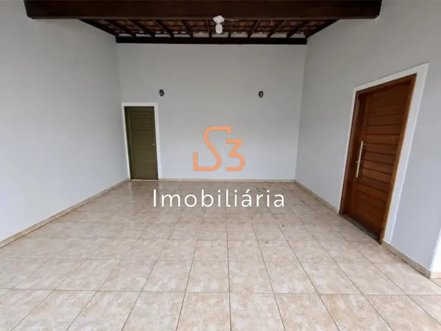 Imagem 6: Casa para Locação em Uberlândia-Mg, Alto Umuarama: 3 Quartos, Suíte, 2 Salas, 2 Banheiros, 2 Vagas, 140,58 M²