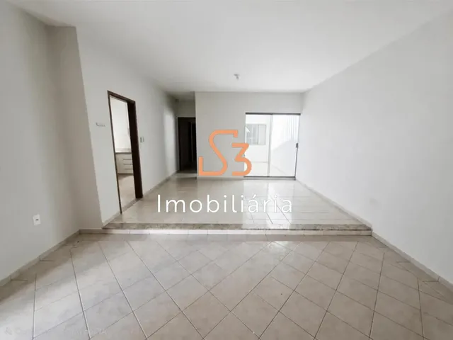 Imagem 2: Casa para Locação em Uberlândia-Mg, Alto Umuarama: 3 Quartos, Suíte, 2 Salas, 2 Banheiros, 2 Vagas, 140,58 M²