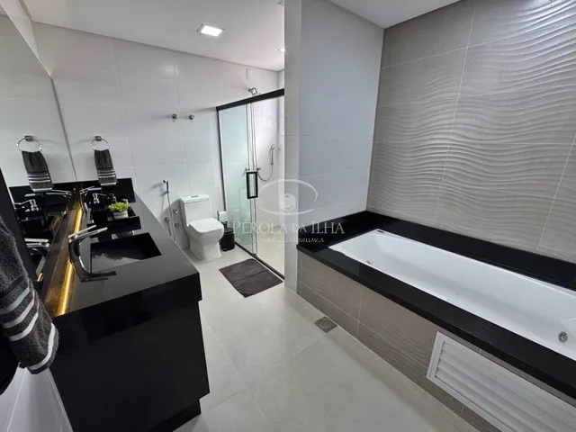 Imagem 12: Casa de luxo em condomínio na Cachoeira do Bom Jesus, Florianópolis - 4 quartos, 4