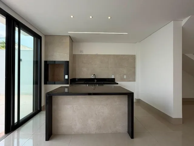 Imagem 3: Sobrado no Condomínio Belvedere II à venda por R$ 2.100.000,00