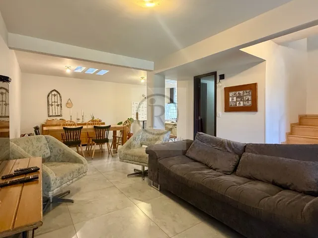 Imagem 9: Sobrado duplex amplo e reformado, 4 dormitórios, sendo a suite no térreo, 2 vagas