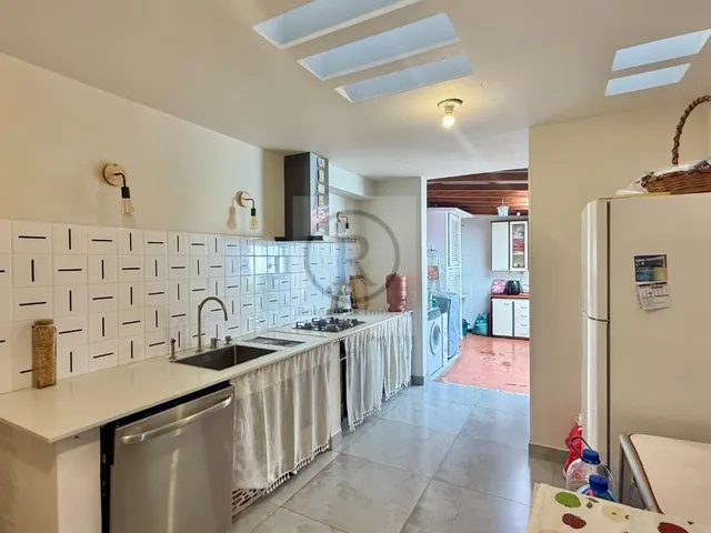 Imagem 16: Sobrado duplex amplo e reformado, 4 dormitórios, sendo a suite no térreo, 2 vagas