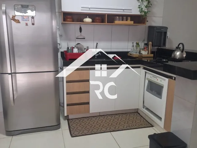 Imagem: A casa possui 3 Dormitórios, 1 Suíte, 1 Vaga na garagem e