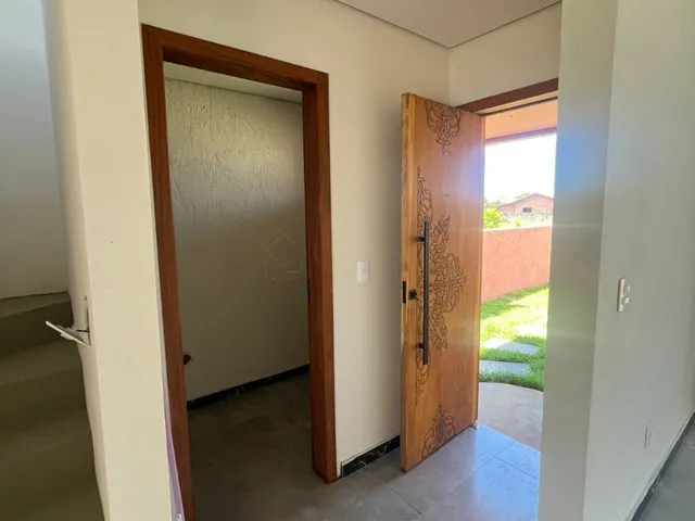 Imagem 9: Casa à Venda em Garopaba-SC, Bairro Areias da Palhocilha: 2 quartos, 2 suítes, 1 sala