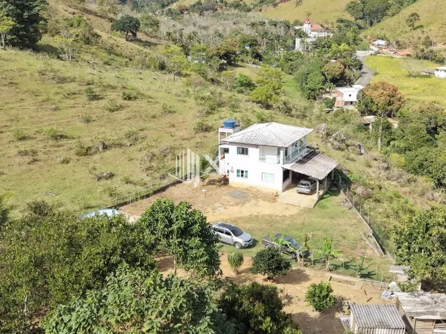 Imagem 1: Chácara à Venda com 1.750 m² em Rio Calçado, Guarapari/ES - Casa Duplex 240 m²