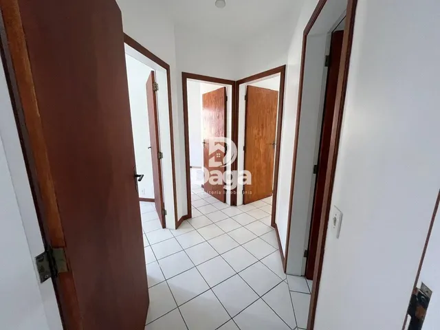 Imagem: O apartamento possui 6 Dormitórios, 1 Suíte, 2 Banheiros,