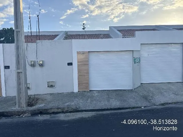 Imagem: A casa possui 2 Dormitórios, 1 Banheiro, 1 Vaga na