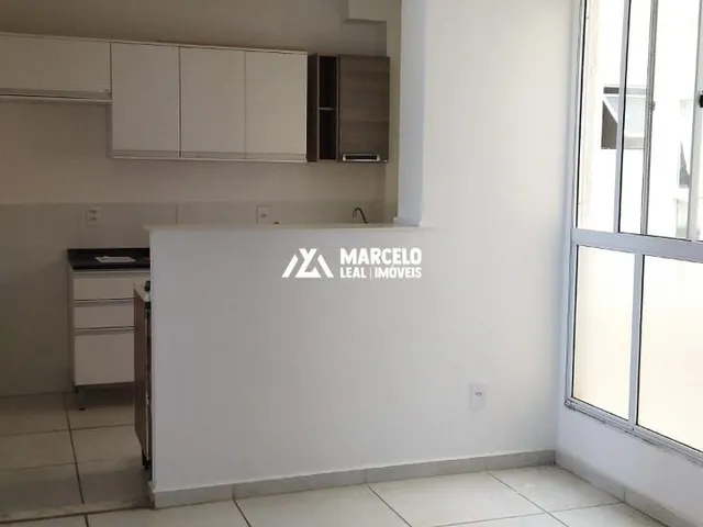 Imagem 1: Alugo, apto padrão de 1º andar com 2/4 e armários na cozinha em condomínio com