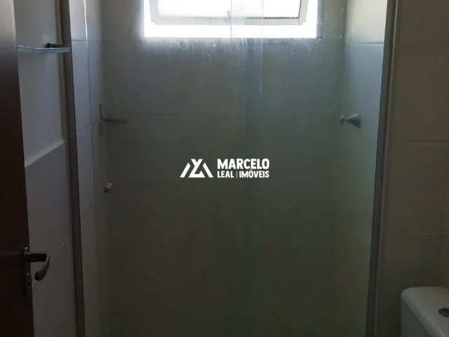 Imagem 13: Alugo, apto padrão de 1º andar com 2/4 e armários na cozinha em condomínio com