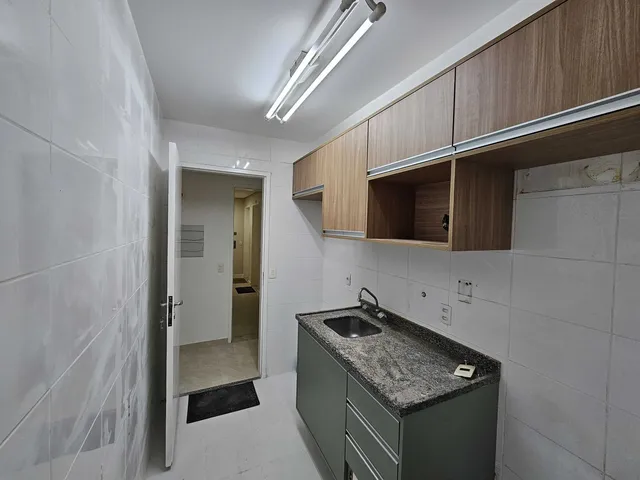 Imagem: O apartamento possui 4 Dormitórios, 1 Suíte, 2 Banheiros,