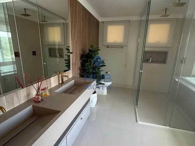 Imagem 10: Apartamento com 6 Dormitórios À Venda Sendo 5 Suítes, 345.9 M² por - R$ 17.500.000,00 - Centro - Bal. Camboriú/Sc