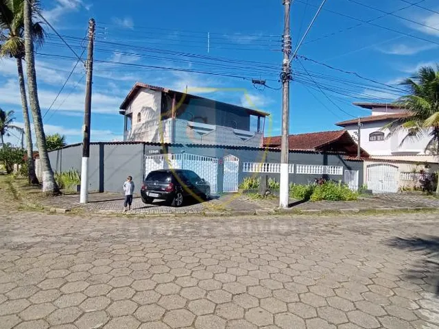 Imagem: Casa 3 Dorms Um Suíte e Piscina