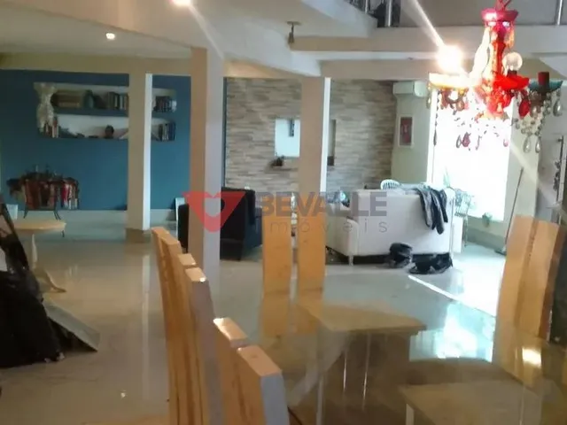 Imagem: Casa à venda em Laranjeiras 220m², 5