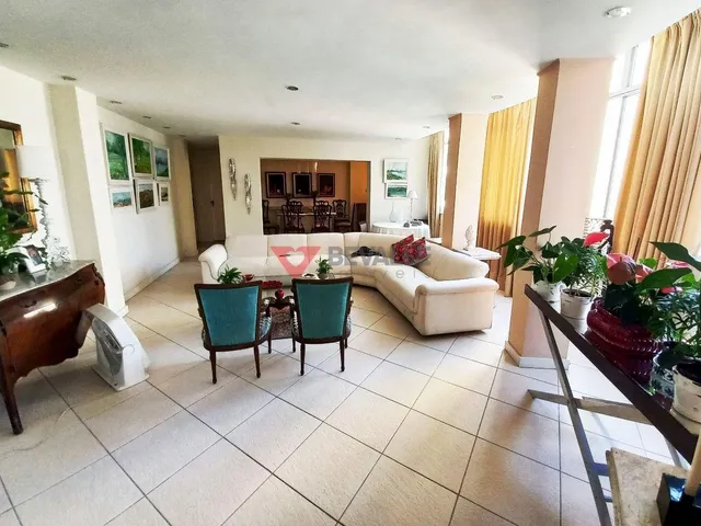 Imagem: Apartamento à Venda em Copacabana, 245m²
