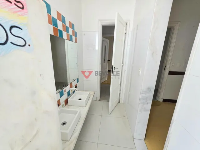 Imagem 5: Casa à venda em Laranjeiras: 300m², 5 quartos, R$ 2.500.000